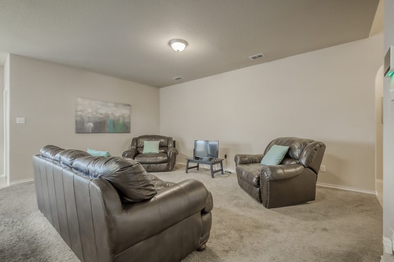 La 5057 Grayson Ridge Lane Ya Está Disponible | Lecciones de Bienes Raíces